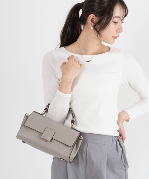 LORISTELLA(ロリステッラ)の「【LORISTELLA/ロリステッラ】2WAY レザー ハンドバッグ ショルダーバッグ ワンハンドルバッグ BETH イタリア製(ショルダーバッグ・レディース・ブラック/アイボリー/ライトブルーグレー/ベージュ系その他/ブラウン/カーキ/サンドベージュ/スモークピンク/グレー系その他・FREE)」の3枚目の写真