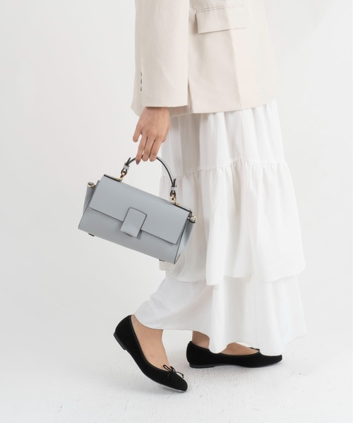 LORISTELLA(ロリステッラ)の「【LORISTELLA/ロリステッラ】2WAY レザー ハンドバッグ ショルダーバッグ ワンハンドルバッグ BETH イタリア製(ショルダーバッグ・レディース・ブラック/アイボリー/ライトブルーグレー/ベージュ系その他/ブラウン/カーキ/サンドベージュ/スモークピンク/グレー系その他・FREE)」の4枚目の写真