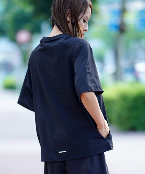THE MILES(ザ マイルズ)の「GYMTEC 4WAYストレッチワークアウト 半袖ピステ(Tシャツ/カットソー・メンズ・ネイビー/ブラック/ライトグレー/ダークグレー・MEDIUM/LARGE/X-LARGE)」の16枚目の写真
