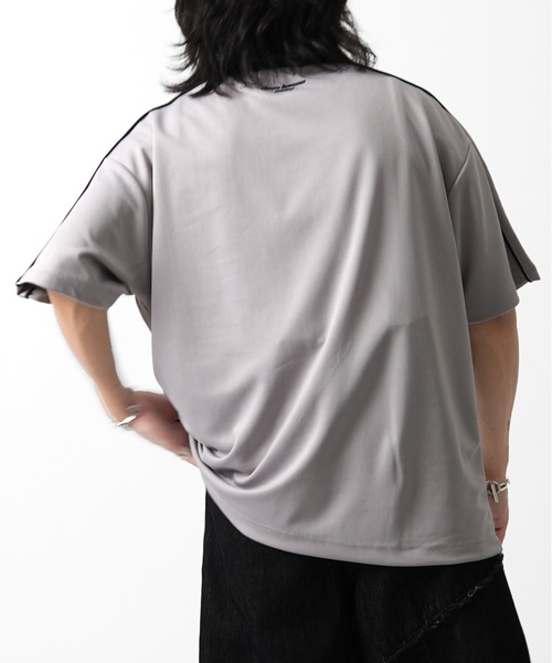 Confirm(コンファーム)の「フロントプリント サイドライン ユニフォーム半袖Tシャツ メンズ レディース(Tシャツ/カットソー・メンズ・ブラック/ホワイト/チャコールグレー/グレー・L/M)」の22枚目の写真