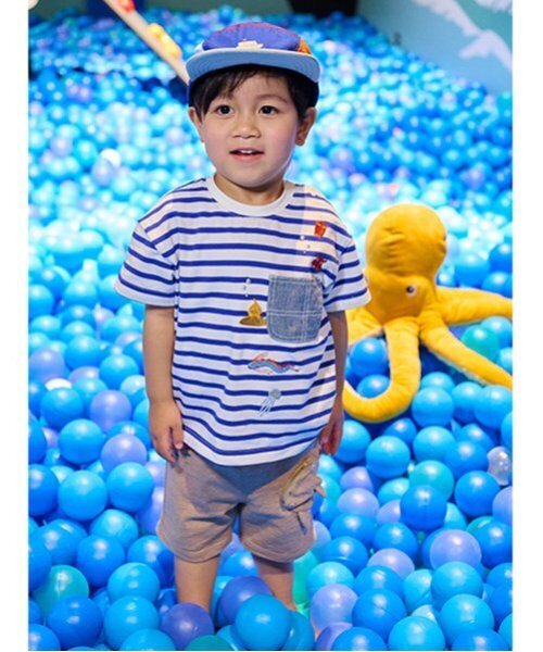 kladskap(クレードスコープ)の「【人気商品のため再入荷】深海刺しゅうボーダー半袖Tシャツ(Tシャツ/カットソー・キッズ・ターコイズブルー/ロイヤルブルー・100cm/110cm/120cm/90cm/80cm/130cm)」の3枚目の写真