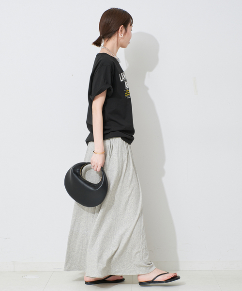 SLOBE IENA（スローブイエナ）の「LA HUTTE/ラ ユット SLOBE別注 ロゴTEE（Tシャツ/カットソー・レディース・ブラック/ホワイト/チャコールグレー・FREE）」の6枚目の写真