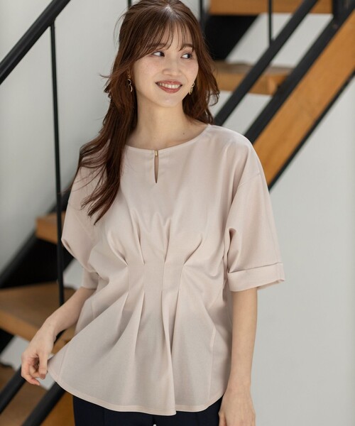 ANY SIS（エニィスィス）の「【前後着用・UVケア・洗える】2WAYジョーゼットジャージードルマン カットソー（Tシャツ/カットソー・レディース・黄土色系/アイボリー系/ダークグリーン系/ネイビー系・4）」の2枚目の写真