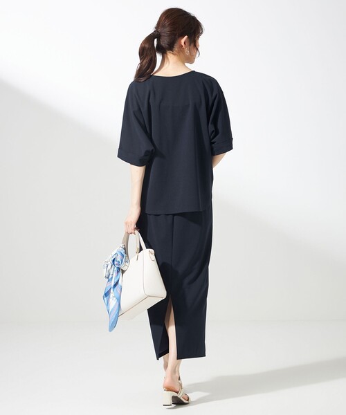 ANY SIS（エニィスィス）の「【前後着用・UVケア・洗える】2WAYジョーゼットジャージードルマン カットソー（Tシャツ/カットソー・レディース・黄土色系/アイボリー系/ダークグリーン系/ネイビー系・4）」の15枚目の写真