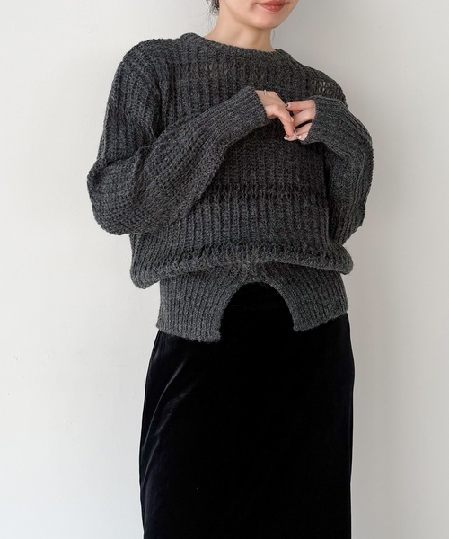 select MOCA by son（セレクトモカバイソン）の「センタースリット透かし編みニット（ニット/セーター・レディース・チャコール/アイボリー/ブラック・FREE）」の6枚目の写真
