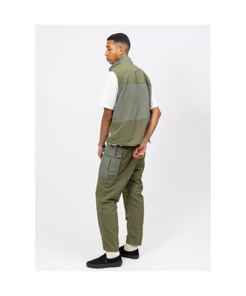 UNFRM OUTDOOR STANDARD(ユニフォームアウトドアスタンダード)の「UNFRM OUTDOOR STANDARD PACKABLE RIPSTOP STAND COLLAR VEST (ユニフォーム アウトドアスタンダード パッカブル リップストップ スタンドカラーベスト)(ベスト・メンズ・オリーブ・LARGE/X-LARGE/MEDIUM)」の10枚目の写真