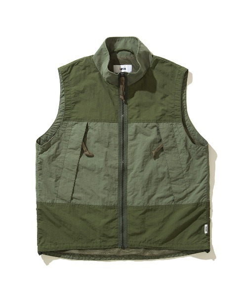 UNFRM OUTDOOR STANDARD(ユニフォームアウトドアスタンダード)の「UNFRM OUTDOOR STANDARD PACKABLE RIPSTOP STAND COLLAR VEST (ユニフォーム アウトドアスタンダード パッカブル リップストップ スタンドカラーベスト)(ベスト・メンズ・オリーブ・LARGE/X-LARGE/MEDIUM)」の2枚目の写真