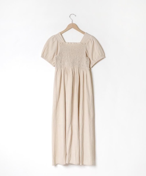 ★flowerパフワンピース　ホワイト　ベージュ　2点　フォロー割まとめ割 flower（フラワー）の「サマリーパフワンピース（ワンピース）」 - WEAR