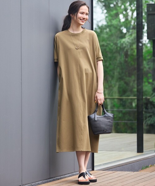 23区(ニジュウサンク)の「【SLOW/一部店舗限定】MVSコットン T ワンピース(ワンピース・レディース・カーキ系/グレー系/ホワイト系・38)」の5枚目の写真