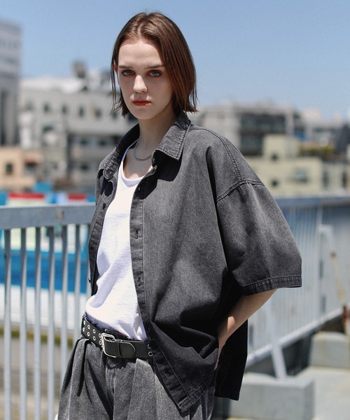 ROCHEM（ローシェン）の「グラデーションデニム半袖シャツ（シャツ/ブラウス・メンズ・ブラック/ブルー・L/M/S/XS）」の16枚目の写真