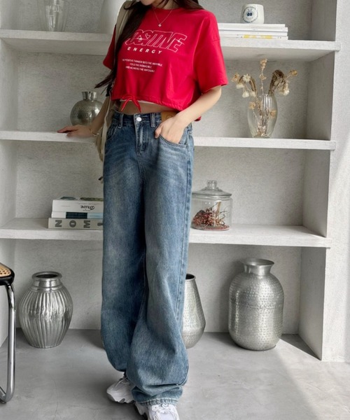 Ada.(エイダ)の「クロップド丈 ヘム ドロスト デザイン ストリート風ロゴ Tシャツ(Tシャツ/カットソー・レディース・レッド/ホワイト/ブラック・FREE)」の13枚目の写真