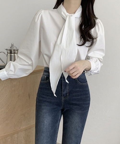 SallyLunn(サリーラン)の「ネクタイネックシャツブラウス(シャツ/ブラウス・レディース・ホワイト/ブラック/ブルー・MEDIUM/LARGE)」の4枚目の写真