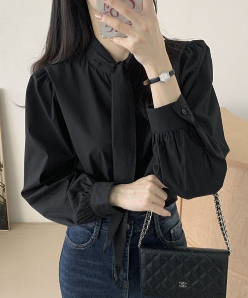 SallyLunn(サリーラン)の「ネクタイネックシャツブラウス(シャツ/ブラウス・レディース・ホワイト/ブラック/ブルー・MEDIUM/LARGE)」の5枚目の写真