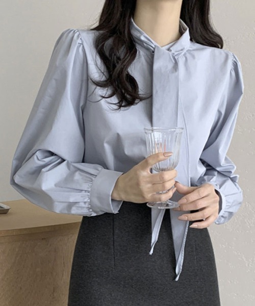 SallyLunn(サリーラン)の「ネクタイネックシャツブラウス(シャツ/ブラウス・レディース・ホワイト/ブラック/ブルー・MEDIUM/LARGE)」の7枚目の写真