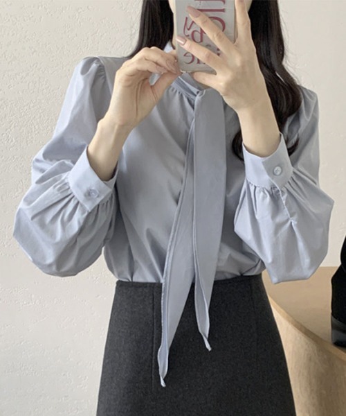 SallyLunn(サリーラン)の「ネクタイネックシャツブラウス(シャツ/ブラウス・レディース・ホワイト/ブラック/ブルー・MEDIUM/LARGE)」の8枚目の写真