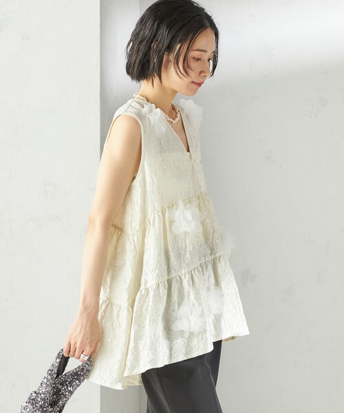 Torrazzo Donna(トラッゾドンナ)の「TORRAZZO DONNA:〈手洗い可能〉フラワー ティアード ブラウス(シャツ/ブラウス・レディース・オフホワイト/ブラック・ONE SIZE)」の13枚目の写真