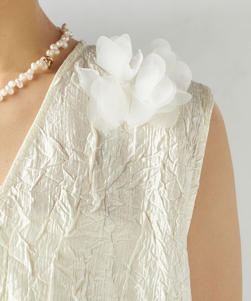 Torrazzo Donna(トラッゾドンナ)の「TORRAZZO DONNA:〈手洗い可能〉フラワー ティアード ブラウス(シャツ/ブラウス・レディース・オフホワイト/ブラック・ONE SIZE)」の15枚目の写真