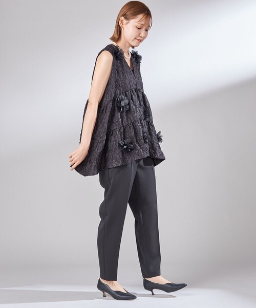 Torrazzo Donna(トラッゾドンナ)の「TORRAZZO DONNA:〈手洗い可能〉フラワー ティアード ブラウス(シャツ/ブラウス・レディース・オフホワイト/ブラック・ONE SIZE)」の21枚目の写真