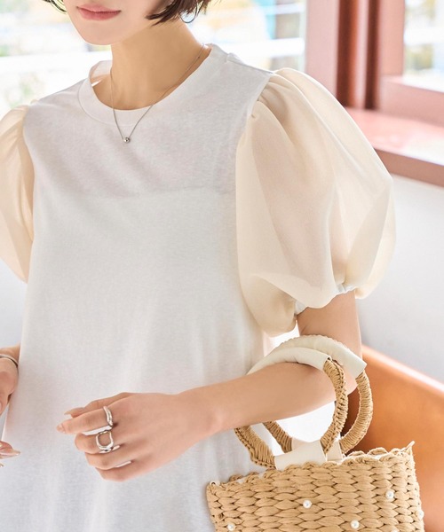 KOBE LETTUCE(コウベレタス)の「シアーパプスリーブフレアトップス(Tシャツ/カットソー・レディース・オフホワイト/ブルー/ブラック・M)」の4枚目の写真