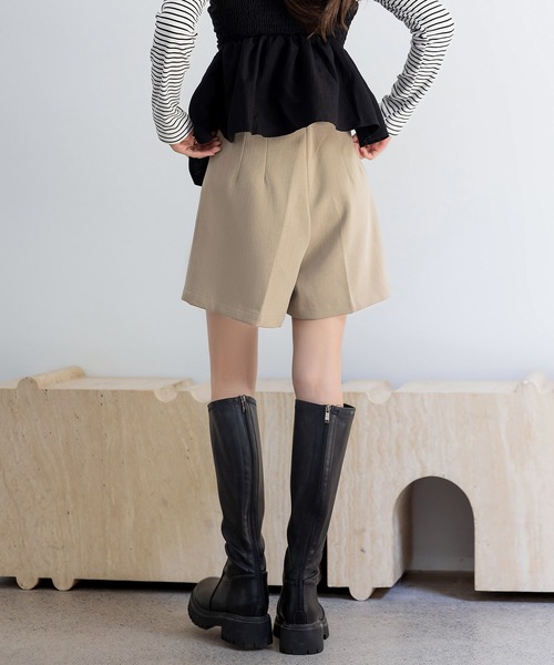 DAY CLOSET(デイ クローゼット)の「【上品に決まるダブルタック】オックス風ハイウエストスラックスショートパンツ レディース(その他パンツ・レディース・ブラック/サンドベージュ/ライトカーキ/グレー・M/S/L)」の12枚目の写真