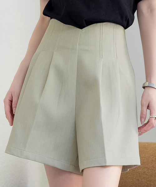 DAY CLOSET(デイ クローゼット)の「【上品に決まるダブルタック】オックス風ハイウエストスラックスショートパンツ レディース(その他パンツ・レディース・ブラック/サンドベージュ/ライトカーキ/グレー・M/S/L)」の5枚目の写真