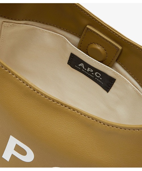 A.P.C.(アーペーセー)の「BABY NINON SHOULDER(ショルダーバッグ・レディース・ブラック/オリーブ/ブラウン・ONESIZE)」の17枚目の写真