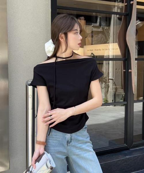 LAC-VERT(ラック・ヴェール)の「2WAYオフショルトップス(タイ付き)(Tシャツ/カットソー・レディース・ブラック/グレー/オフホワイト/イエロー・FREE)」の5枚目の写真
