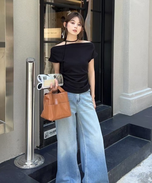 LAC-VERT(ラック・ヴェール)の「2WAYオフショルトップス(タイ付き)(Tシャツ/カットソー・レディース・ブラック/グレー/オフホワイト/イエロー・FREE)」の17枚目の写真
