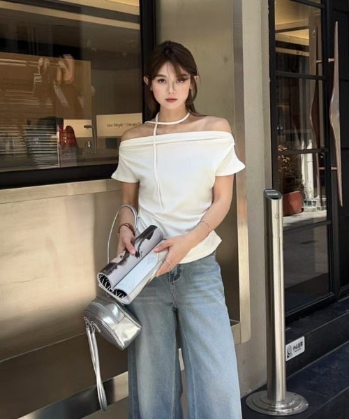 LAC-VERT(ラック・ヴェール)の「2WAYオフショルトップス(タイ付き)(Tシャツ/カットソー・レディース・ブラック/グレー/オフホワイト/イエロー・FREE)」の10枚目の写真