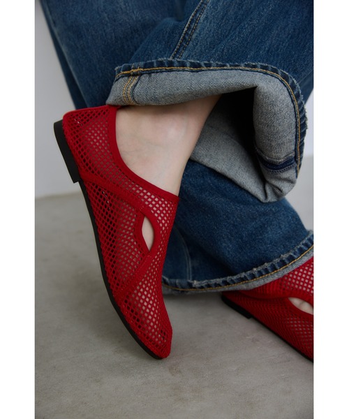 un/neu(アンノイ)の「スポーティーメッシュフラットシューズ(サンダル・レディース・ホワイト/ブラック/レッド・LARGE/MEDIUM/SMALL)」の3枚目の写真