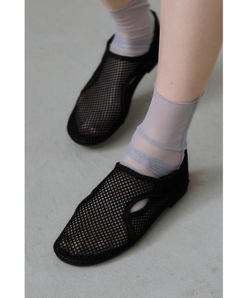 un/neu(アンノイ)の「スポーティーメッシュフラットシューズ(サンダル・レディース・ホワイト/ブラック/レッド・LARGE/MEDIUM/SMALL)」の9枚目の写真