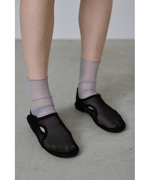 un/neu(アンノイ)の「スポーティーメッシュフラットシューズ(サンダル・レディース・ホワイト/ブラック/レッド・LARGE/MEDIUM/SMALL)」の11枚目の写真