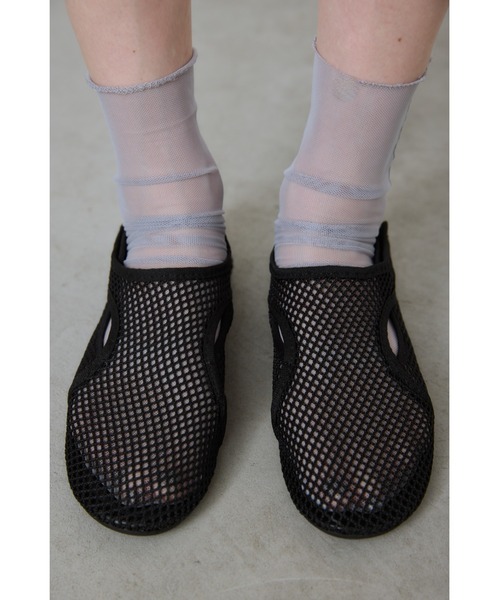 un/neu(アンノイ)の「スポーティーメッシュフラットシューズ(サンダル・レディース・ホワイト/ブラック/レッド・LARGE/MEDIUM/SMALL)」の5枚目の写真