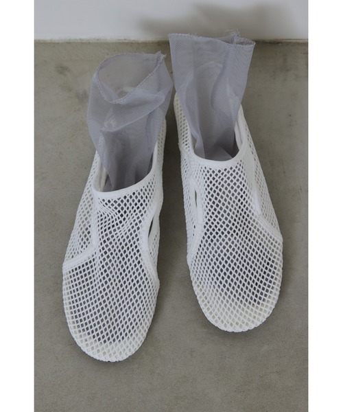 un/neu(アンノイ)の「スポーティーメッシュフラットシューズ(サンダル・レディース・ホワイト/ブラック/レッド・LARGE/MEDIUM/SMALL)」の22枚目の写真