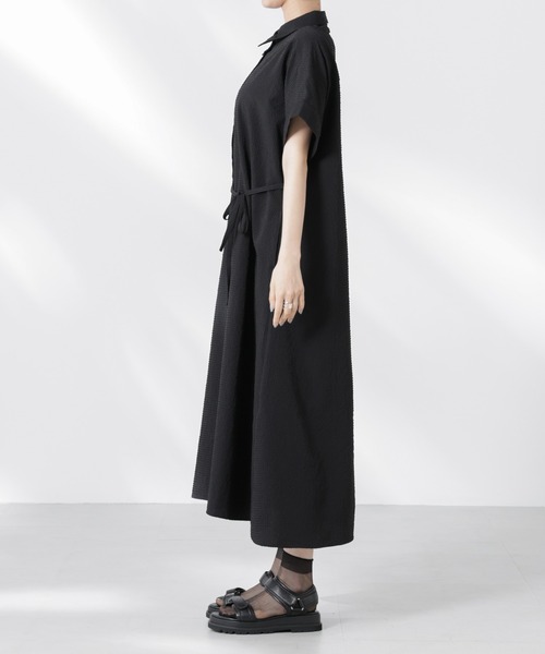 NANO universe（ナノユニバース）の「サッカードルマンスリーブシャツワンピース（シャツワンピース・レディース・ブラック/ブルー/ベージュ・FREE）」の19枚目の写真