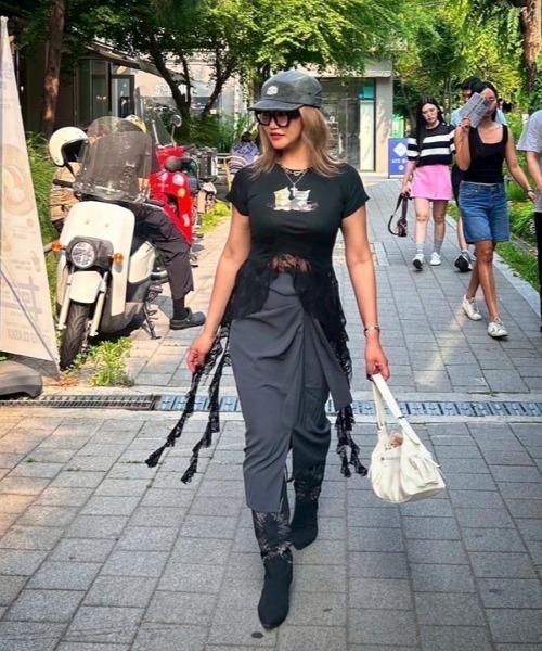 ipugo（イプゴ）の「ipugo/イプゴ キャットプリント レースクロップドTEE Tシャツ 秋物 秋服 2026年秋冬（Tシャツ/カットソー・レディース・ホワイト/ブラック・FREE）」の14枚目の写真