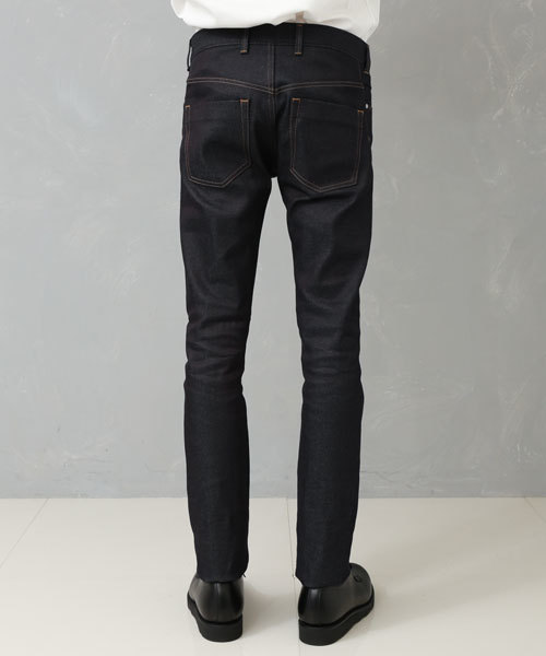 UNITED TOKYO（ユナイテッドトウキョウ）の「スーピマスキニーデニム（デニムパンツ・メンズ・インディゴブルー/ブラック/ホワイト・3/2/1）」の8枚目の写真