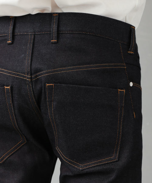 UNITED TOKYO（ユナイテッドトウキョウ）の「スーピマスキニーデニム（デニムパンツ・メンズ・インディゴブルー/ブラック/ホワイト・3/2/1）」の11枚目の写真