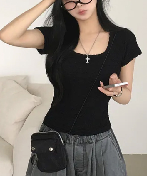 VIVID LADY(ビビッドレディー)の「凸凹シアー半袖トップス(Tシャツ/カットソー・レディース・クリーム/ブラック/アイボリー・FREE)」の1枚目の写真