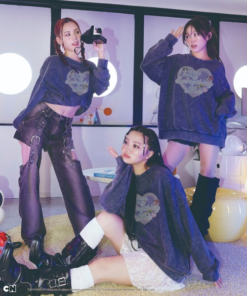 4GEEKS BY SPIRALGIRL(フォーギークスバイスパイラルガール)の「【THE POWERPUFF GIRLS】ピグメントフロントデザインプルオーバー(スウェット・レディース・ブルー・FREE)」の7枚目の写真