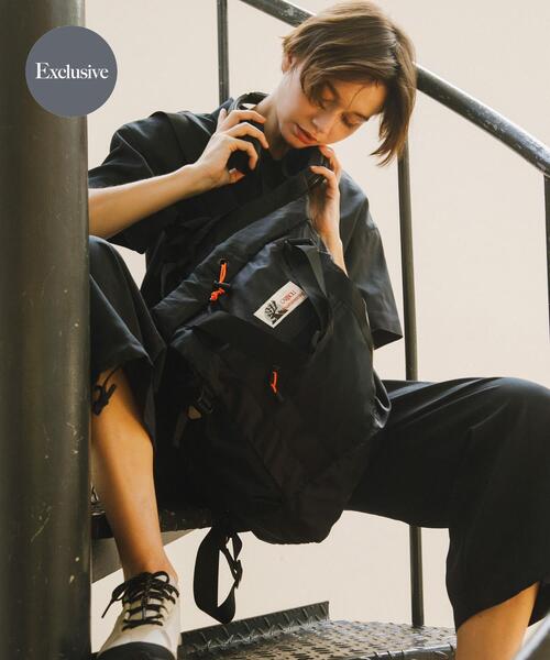 Caribou（カリブー）の「『別注』Caribou Mountaineering×EKAL　L.WEIGHT PACKTOTE（トートバッグ・メンズ・ブラック/ブラウン・ONE）」の2枚目の写真