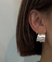 艶系しシルバーがモードに導くピアス&リング