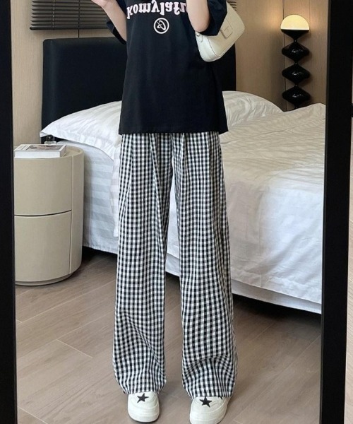 maison de LATIR(メゾンドラティール)の「ナチュラルなギンガムチェックの夏服。ラフで可愛いイージーパンツ(その他パンツ・レディース・ブルー/ブラック/ライトブルー・FREE)」の6枚目の写真