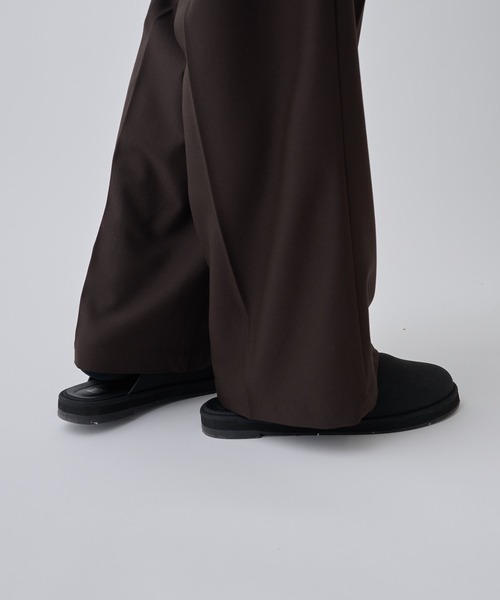 COLONY 2139（コロニートゥーワンスリーナイン）の「スエードライクスリッポンサボ / men's（サンダル・メンズ・ブラック/ベージュ・MEDIUM/LARGE）」の8枚目の写真