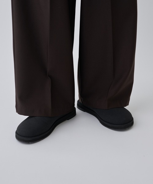 COLONY 2139（コロニートゥーワンスリーナイン）の「スエードライクスリッポンサボ / men's（サンダル・メンズ・ブラック/ベージュ・MEDIUM/LARGE）」の5枚目の写真