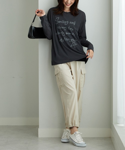 BELLUNA PLUS(ベルーナ)の「シアー素材ラクガキ風ロゴプルオーバー(Tシャツ/カットソー・レディース・オフホワイト/チャコール・MEDIUM/LARGE/X-LARGE)」の13枚目の写真
