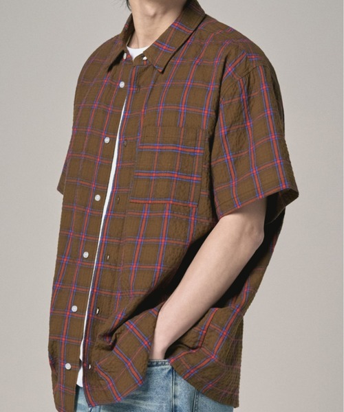 Vini(ヴィニ)の「シングルプリーツポケットタータンチェックシャツ(Tシャツ/カットソー・メンズ・ホワイト/ブラウン・SMALL/MEDIUM/LARGE)」の4枚目の写真