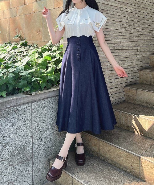 an another angelus（アンアナザーアンジェラス）の「ハイウエストスカラップデニムライクフレアースカート/fint フィント（デニムスカート・レディース・ブラック/インディゴブルー・1/2）」の10枚目の写真