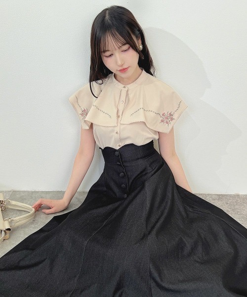 an another angelus（アンアナザーアンジェラス）の「ハイウエストスカラップデニムライクフレアースカート/fint フィント（デニムスカート・レディース・ブラック/インディゴブルー・1/2）」の14枚目の写真