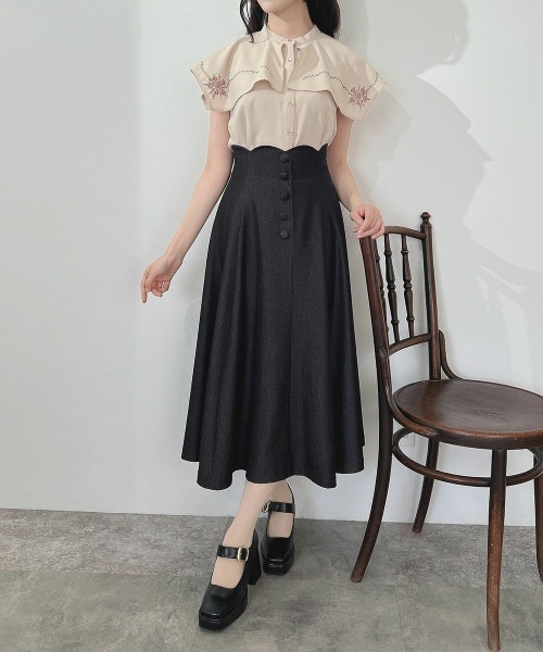 an another angelus（アンアナザーアンジェラス）の「ハイウエストスカラップデニムライクフレアースカート/fint フィント（デニムスカート・レディース・ブラック/インディゴブルー・1/2）」の15枚目の写真